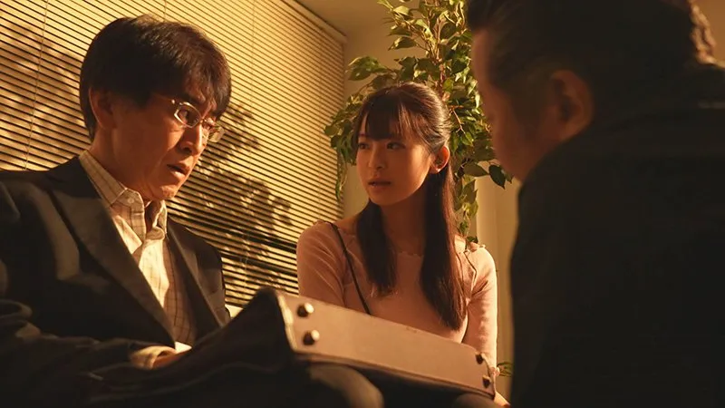 Gã chồng vay nợ giang hồ, bà xã phải bán thân để trả nợ