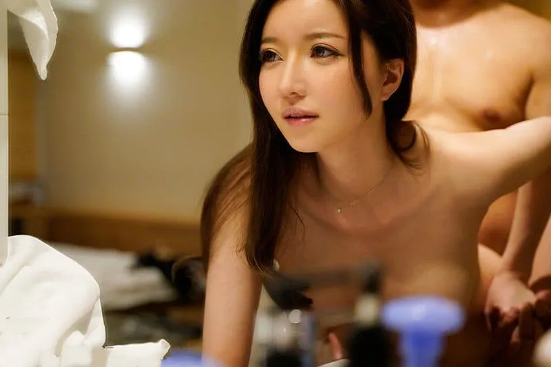 Nữ tiếp viên hàng không và chuyện trả thù chồng lén lút mình