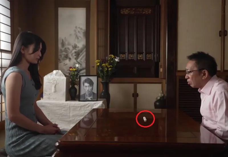 Một ngày sau tang lễ ông xã, vợ sắp cưới của con trai đã bị bố ông xã ép trả bài không bao đến mang thai