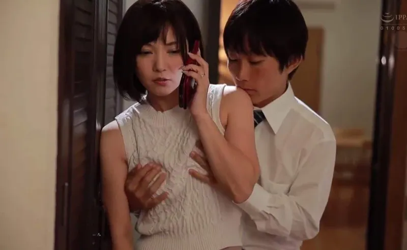 Chồng yêu đi đánh golf, vợ yêu ở nhà dẫn trai trẻ về quan hệ cho sướng