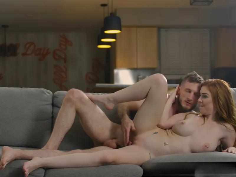 đang tăng ca mà eny cứ dùng bím lôi kéo tôi doggy cùng em